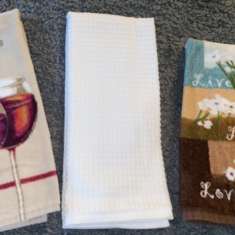 Bundle of 6 hand towels